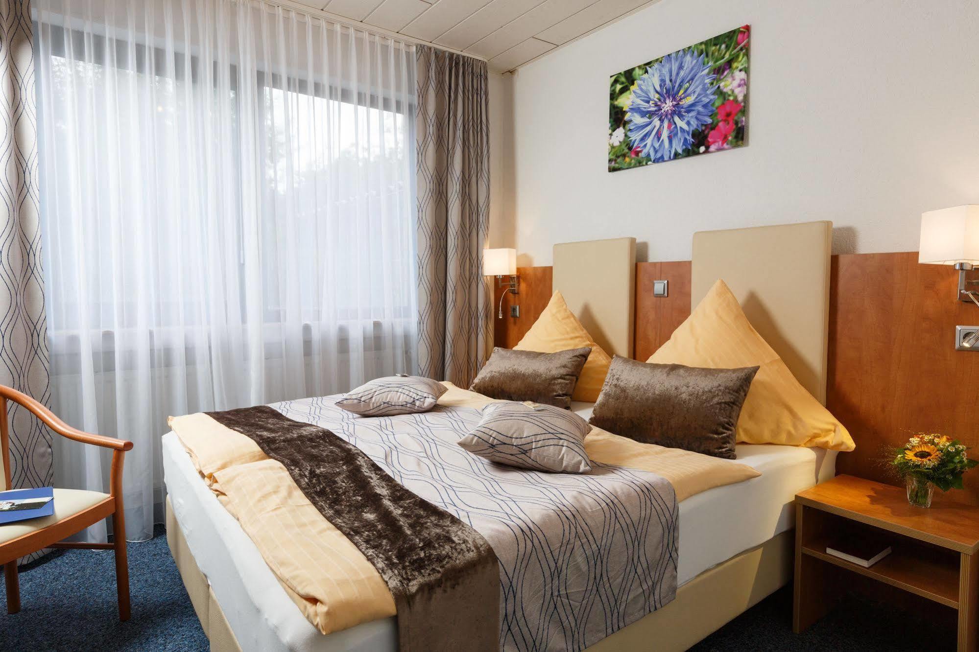 Hotel Am Sonnenhang Kassel Zewnętrze zdjęcie